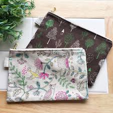 tekuteku on instagram ポーチ フラットポーチ 通帳ポーチ 綿麻キャンバス ハンドメイド ミンネで販売中 minne 雑貨 ふくろう 鳥 動物好き りす handmade pouch gift present 布小物 雑貨 ナ bags wristlet instagram