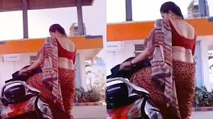 Bhavana Aunty Hot Navel