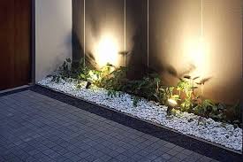 Untukmu yang suka desain rapi, taman dengan konsep modern yang asri ini bisa jadi pilihan. Dekorasi Taman Kecil Belakang Rumah Bagikan Contoh