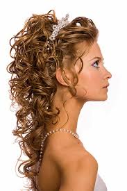 Lange lag das kreppeisen im schrank und musste dem glätteisen weichen. Hochzeit Mit Lockenpracht Hochzeitsfrisuren Brautfrisuren Fur Lange Haare