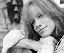 Carly Simon will sign copies of book in Ridgewood