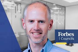 This CTO Says AI Technology Will Accelerate Sustainable Investing And  Create A More Equitable Society