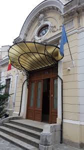 Experienta unui revelion la palat si proiectia unui 2018 plin de tabieturi si eleganta. Heritageinstameet La Palatul Ghica Victoriei Corina Costache