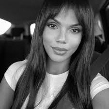 Adilia Cordeiro's Instagram, Twitter & Facebook