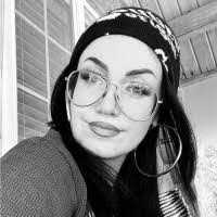 Elizabeth Krieg's Instagram, Twitter & Facebook