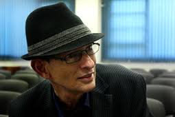 Todos los salvadoreños tenemos al ...