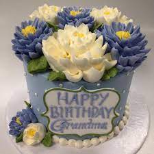 the white flower cake shoppe on instagram whiteflowercakeshoppe makingclevelandsweeter 100per kuchen ideen geburtstagskuchen buttercreme kuchen mit blumen