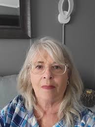 Tonight's look is giving all the right vibes. ✨ @vibeph.tv HMUA:  @juliusceasartizon