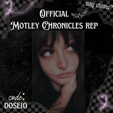 I made it, babes!! I'm officially a @motleychroniclesbox rep and it's about  to get dark, spicy, and so unhinged around here. 🖤😈 You already know I'm  all about morally gray men, wicked