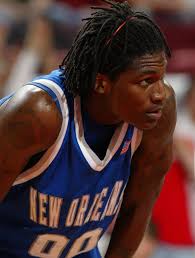 Ole Miss Gets Career Day From Warren in Road Win at UNO