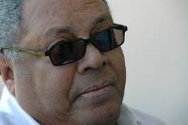 ALDEA COTIDIANA: Concierto de Pablo Milanés en la Plaza de la Revolución de  Holguín-12 de noviembre de 2010