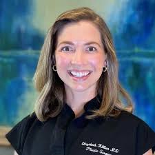 Elizabeth Killion's Instagram, Twitter & Facebook