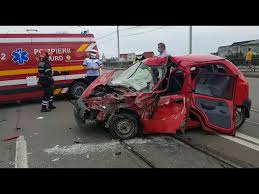 Ziarul de iasi scrie ca fosta nevasta a omului de afaceri cristin zamosteanu, oana, dar si angajatul acestuia, ovidiu cretu, au fost retinuti joi, 24 un barbat din judetul iasi a beneficiat de o reducere de pedeapsa substantiala pentru ca, gasit vinovat pentru viol, a justificat în fata judecatorilor ca a abuzat. Accident Pe Podul Alexandru Cel Bun Din Iasi Youtube