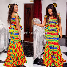 La robe midi avec le décolleté juste comme il faut se porte aussi bien en journée qu'en soirée. 100 Idees De Model De Robes Pagnes Mode Africaine Robe Africaine Tenue Africaine