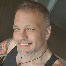 Schawn McElveen (@v_wolf666)