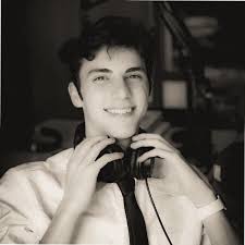 Robert Stover's Instagram, Twitter & Facebook