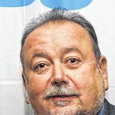 Hegwein bleibt ganz vorne