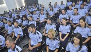 Din totalul acestora, 108 sunt pentru ofițeri, 124 pentru subofițeri și 12 pentru personalul civil. 50 PreÈ› Produs Nou Fotografii Oficiale Angajari Din Sursa Externa Politie Generalpromo Ro