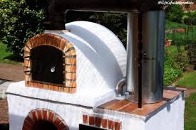Ein Brotbackofen Im Garten Brot Backen Ofen Brot