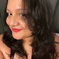 What is the difference between green onions and scallions?