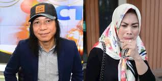He is best known as slank's guitarist with fellow guitarist, ridho, and also has played with many national and international guitarist, including paul gilbert. Tuduh Abdee Slank Curang Soal Permohonan Cerai Anita Siap Banding Kapanlagi Com