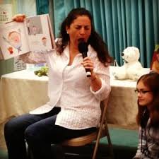 Ses principaux ouvrages s'adressent plutôt aux adolescents, abordant des problèmes générationnels, mais sa collaboration avec serge bloch lui a donné l'occasion de découvrir le monde des plus petits. Boudreau Helene Markham On Authors Booking Service