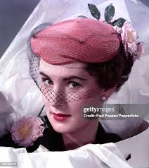 Fashions of the '50s: Models Joan Hass and Jean Thompson wear straw... News  Photo