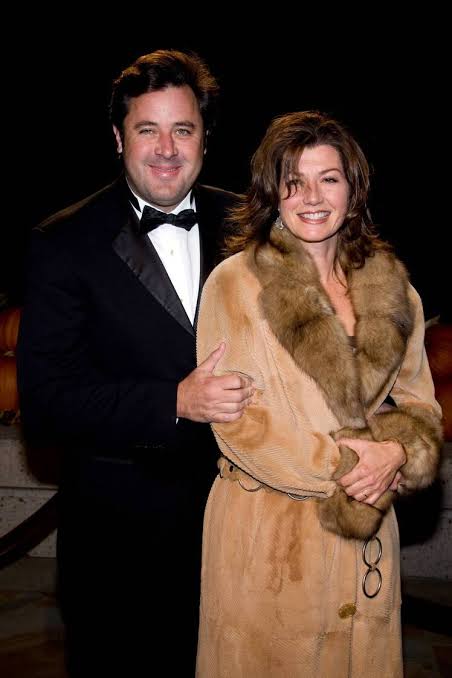 Amy Grant and Vince Gill's Love Story: How They Met and Built a Blended  Family Together
