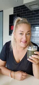 Hello folks, I am currently writing my bachelor thesis about the eating  habits of young people and the resulting buying behaviour: How often you  eat out, how much you spend, if you