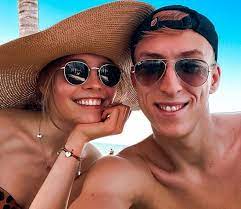 Adam buksa (born 12 july 1996) is a polish footballer who plays as a centre forward for pogoń szczecin. Adam Buksa Szykuje Sie Na Podboj Usa Piekna Aleksandra Bala Wspiera Pilkarza Sport Wp Sportowefakty