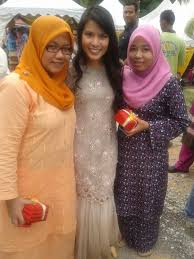 .adakalanya kita perlu menangis supaya kita tahu hidup ini bukan sekadar utk ketawa.namun adakalanya kita perlu ketawa supaya kita dpt menilai betapa berharganya setitis airmata. Cik Puan Julita Aishah