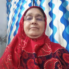 After my husband's aunt Malka chachi's demise.. I found this lady who  happened to be my husband's patient and out of love she used to make and  gift small cute crochet products