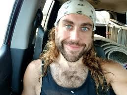 Sean Deeks's Instagram, Twitter & Facebook