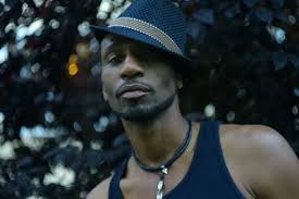 Leon returns to the stage