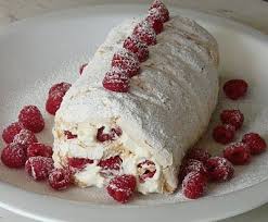 Thibeault S Table Raspberry Meringue Roll Raspberry Meringue Meringue Roulade Traditional Christmas Dessert Recipes