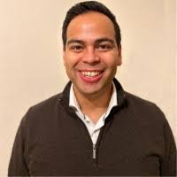 Lesley Voss's Instagram, Twitter & Facebook