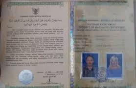 Surat gugatan cerai adalah surat yag dibuat guna untuk menggugat suami atau istri yang dialamatkan kepada pengadilan agama. Majalah Gempur Surat Cerai Palsu Warga Gebang Merasa Ditipu Suaminya