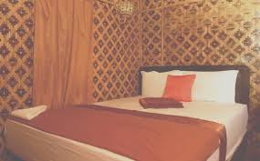Hotel ini termasuk yang memiliki tarif murah, mulai 220.000an permalamnya. Bantal Guling Villa Lembang Di Bandung 1001malam Com