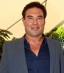 Preocupa Eduardo Yáñez: luce demacrado y haciendo raros gestos con la boca 