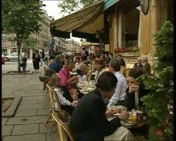 Aqua restaurant bateau péniche avec restaurant terrasse en bord de seine. Cafe Avec Terrasse Paris 1 Juin 1991 Sd Stock Video 567 098 395 Framepool Stock Footage