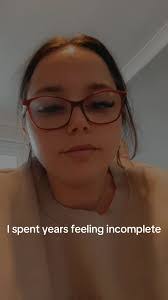 Alana Arnold's Instagram, Twitter & Facebook