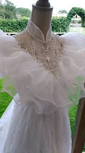 Auateri anni 10 anni 60 abiti da sera abiti per 60 anni donna. Vestito Da Sposa Vintage Anni 80 Bianco Shabby Chic Wedding Etsy Abiti Da Sposa Vestito Da Sposa Abiti Da Sposa Ricamati