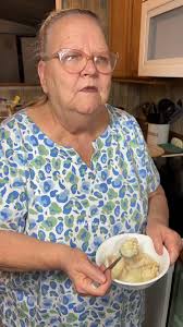 Krystal Fasano Bunch let's do this with the table legs that you want to get  rid of