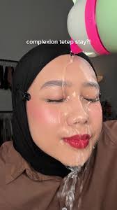 Perbandingan Setting Spray Prami dan Mop untuk Kulit Berminyak