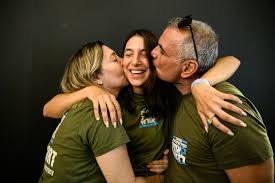 Reservist Tamir zal in de voorste linies staan, weet zijn vader: 'Al zijn  vrienden zijn opgeroepen, hij wilde zich bij hen voegen'