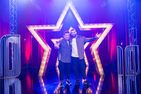 Click aici pentru a urmari online hd, romanii au talent sezonul 10 finala difuzata pe 29 mai 2020. Ce Se IntamplÄƒ Cu Finala Romanii Au Talent Juriul StÄƒ AcasÄƒ FinaliÈ™tii IÈ™i PrezintÄƒ Numerele Tot De AcasÄƒ È™tiri Un Site De Muzica