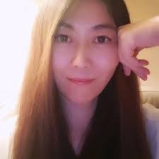 Elizabeth Sirois's Instagram, Twitter & Facebook