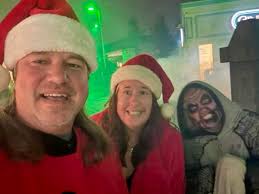 Yes we are caroling and taking our Christmas Cards pics at Scarowinds  tonight 🎃🎄