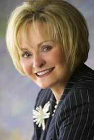 The Family: The Real Story of the Bush Dynasty by Kitty Kelley, Paperback