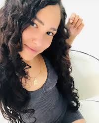 Amanda Delisle's Instagram, Twitter & Facebook